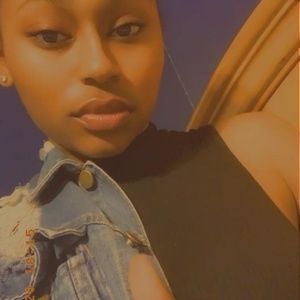 Meet your Posher, Brittney